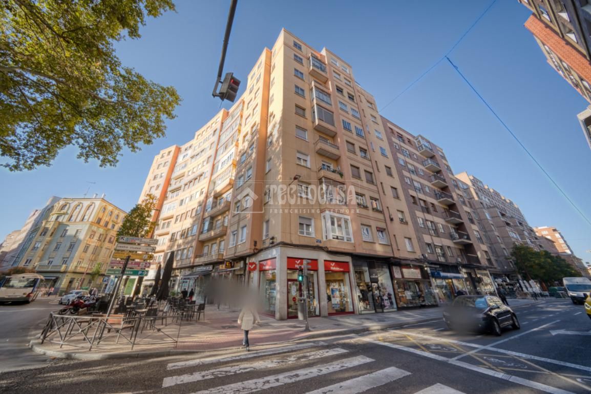 Vista exterior de Pis en venda en Valladolid Capital amb Calefacció, Parquet i Traster