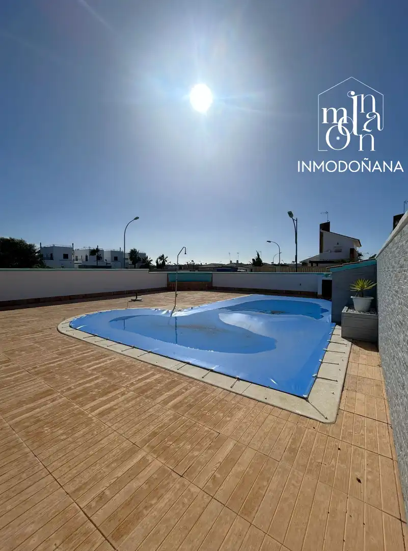 Piscina de Casa o chalet en venta en Almonte con Terraza, Trastero y Amueblado