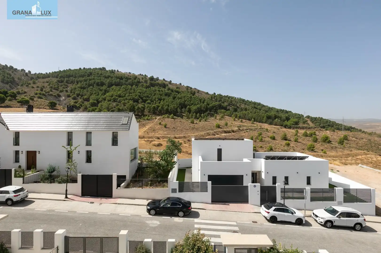 Vista exterior de Casa o xalet en venda en Dílar amb Aire condicionat, Calefacció i Jardí privat