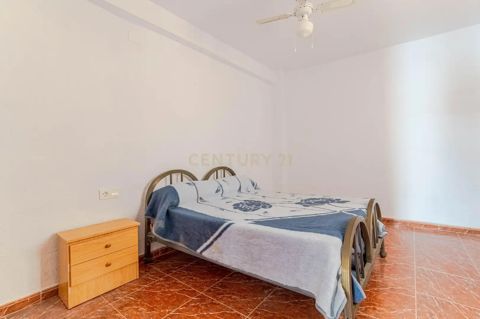 Dormitori de Casa o xalet en venda en Carataunas amb Forn, Rentadora i TV