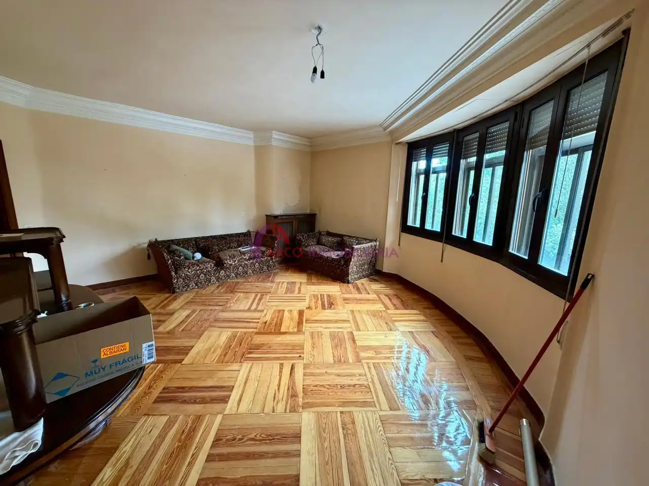 Sala d'estar de Pis en venda en Burgos amb Calefacció, Terrassa i Traster