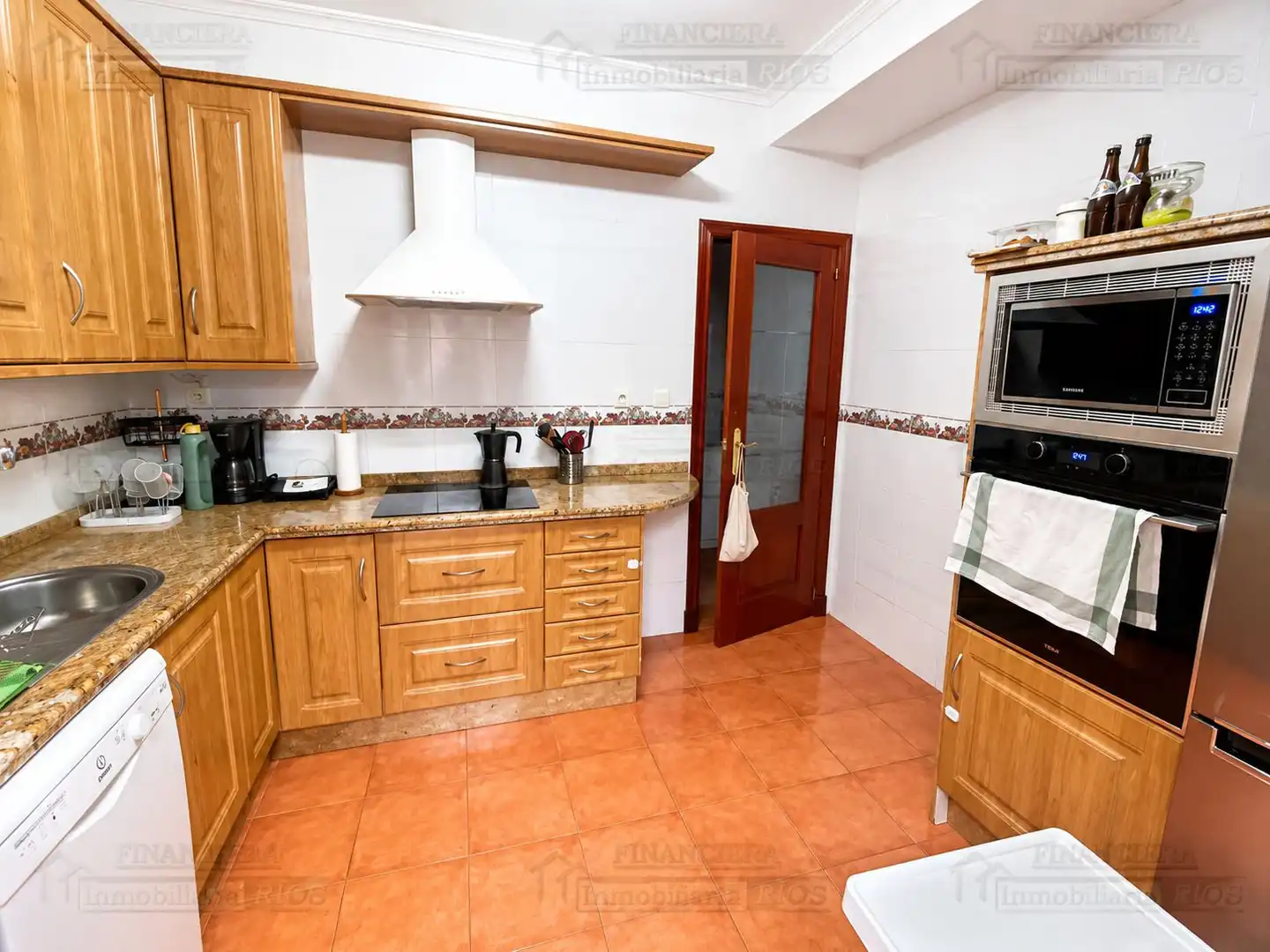 Cuina de Pis en venda en Alcalá de Guadaira amb Aire condicionat, Terrassa i Traster