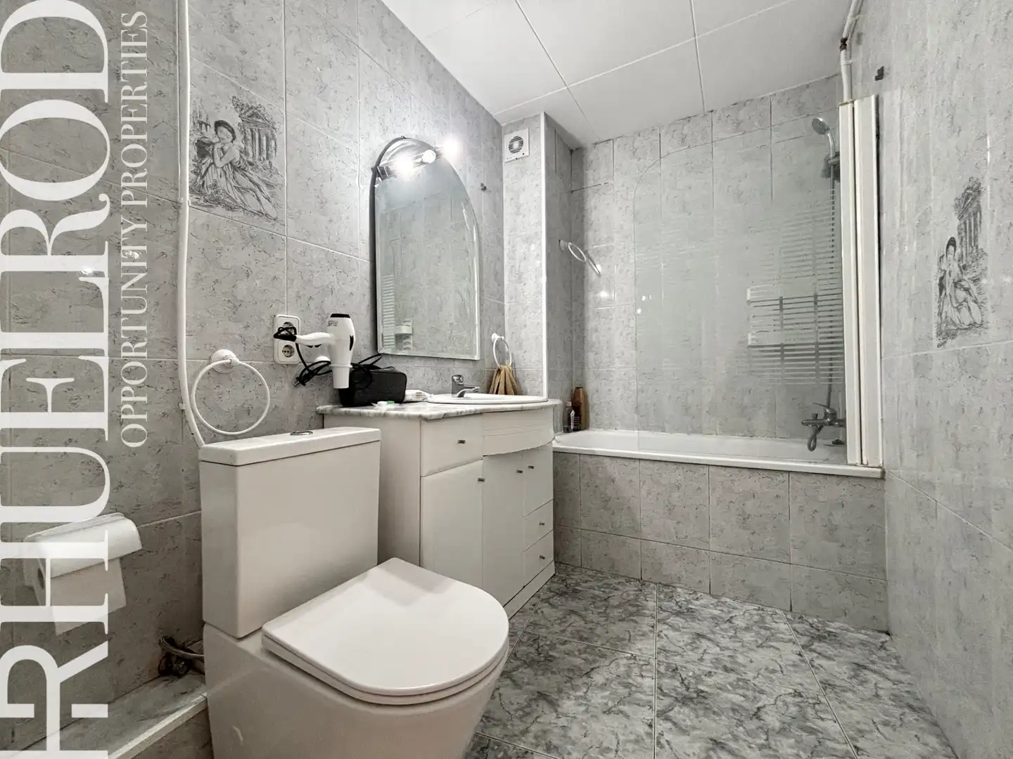 Bathroom of Flat for sale in Mataró  with Air Conditioner, Heating and Terrace