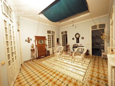 Casa amb balcó en venda a Tomelloso
