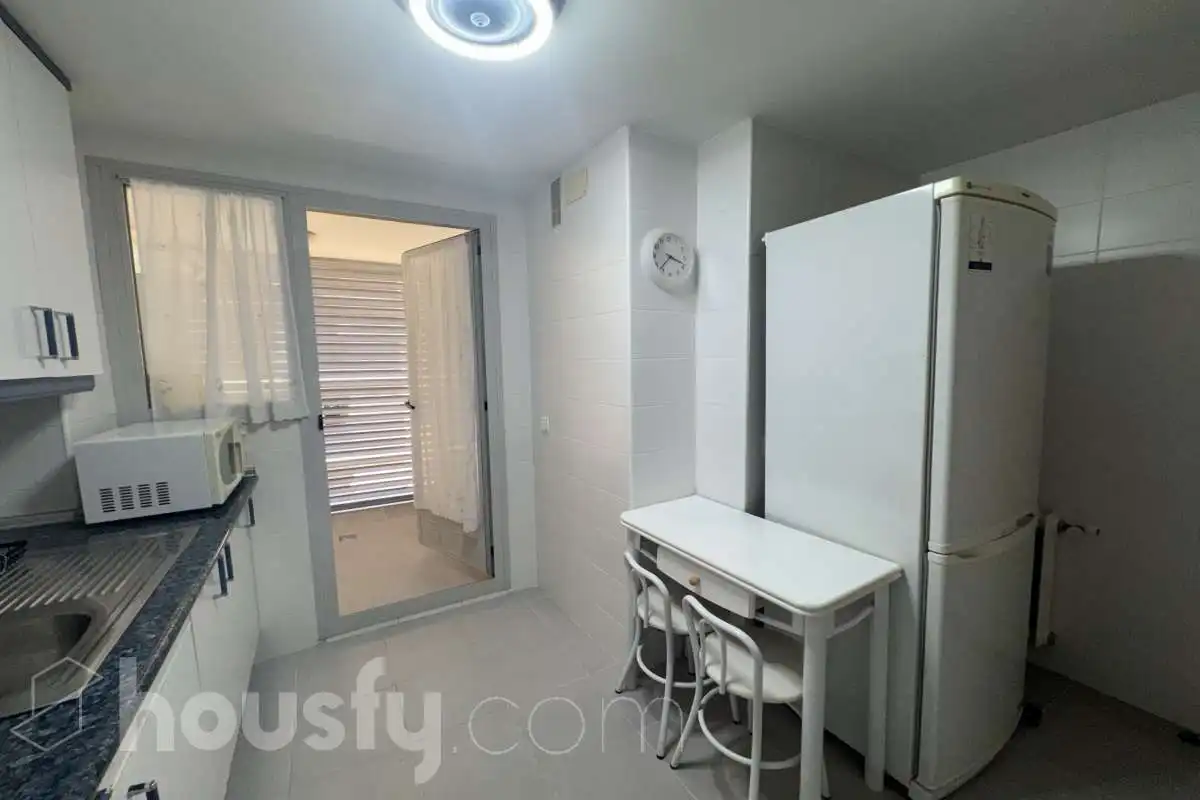 Cocina de Piso de alquiler en Madrid con Trastero y Amueblado