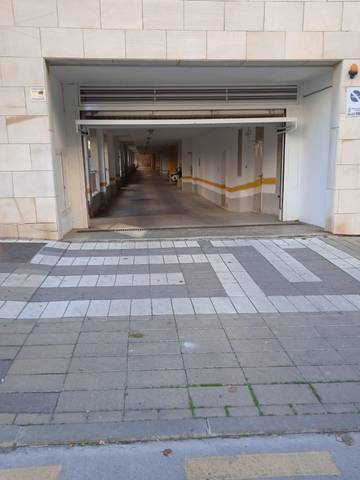 Garaje en Venta en Calle Kandinsky en El Tejar - Hacienda Bizcochero