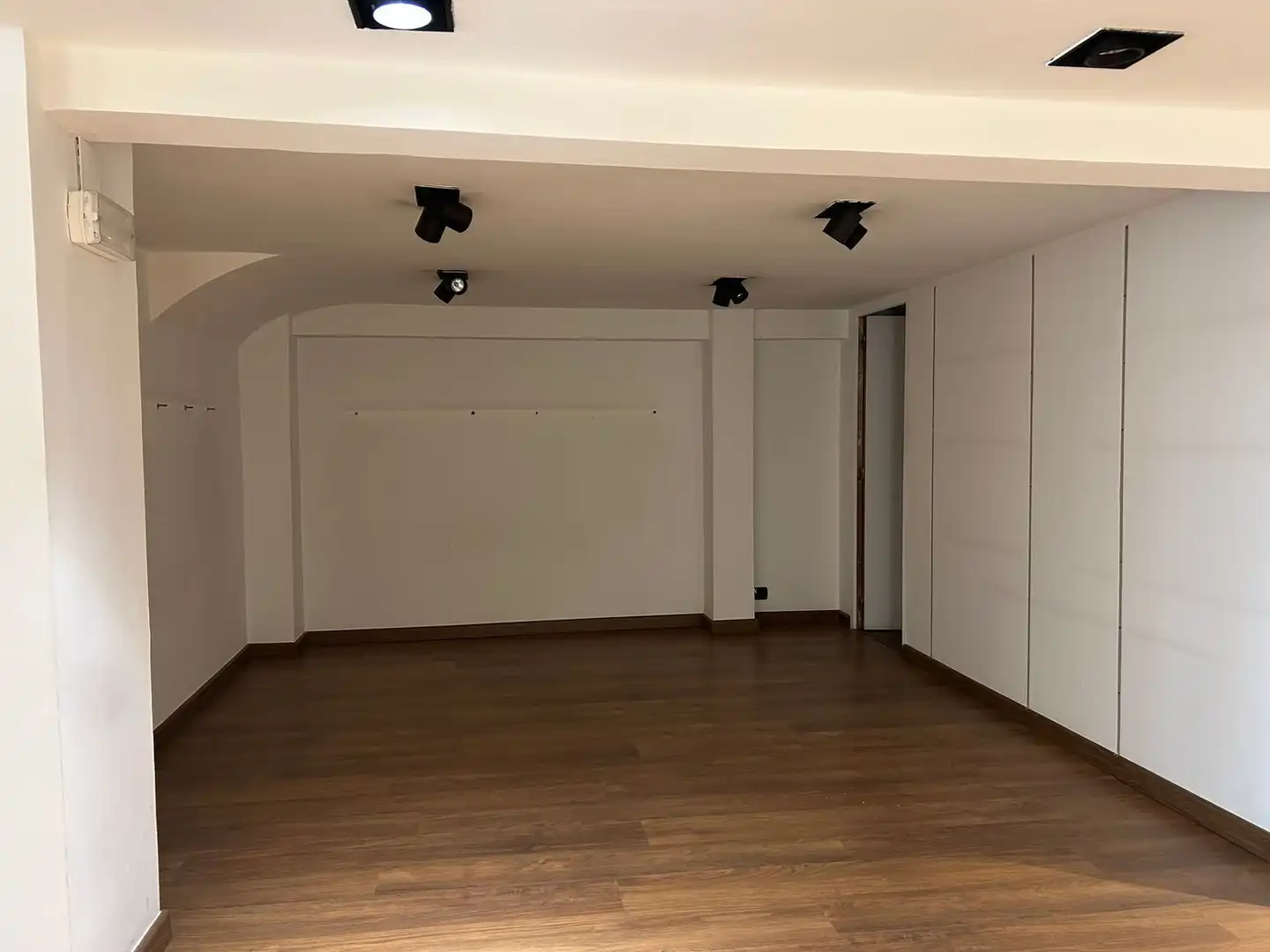Local comercial de lloguer a Calle de Alloza, imagen 8