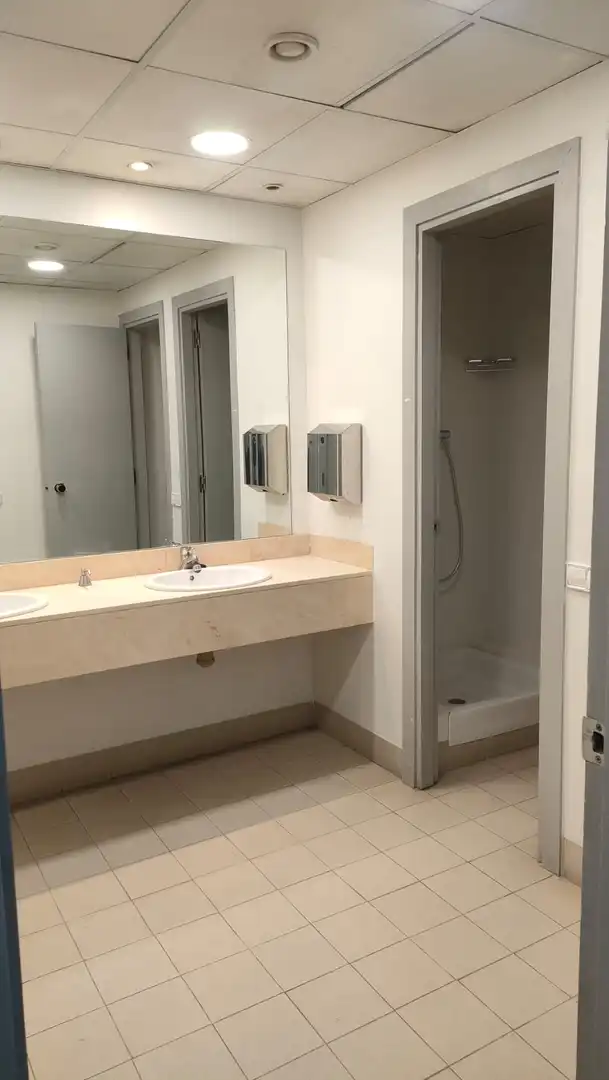 Bathroom of Office for rent in Barcelona  with Air Conditioner and Internet