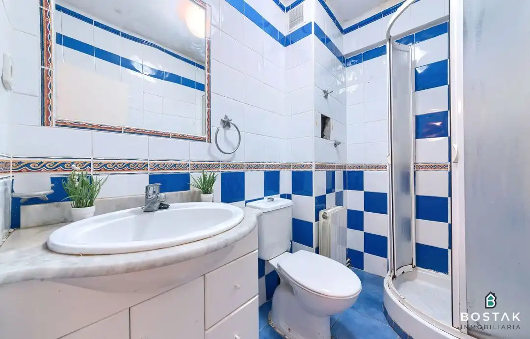Bathroom of Flat for sale in Bilbao   with Heating