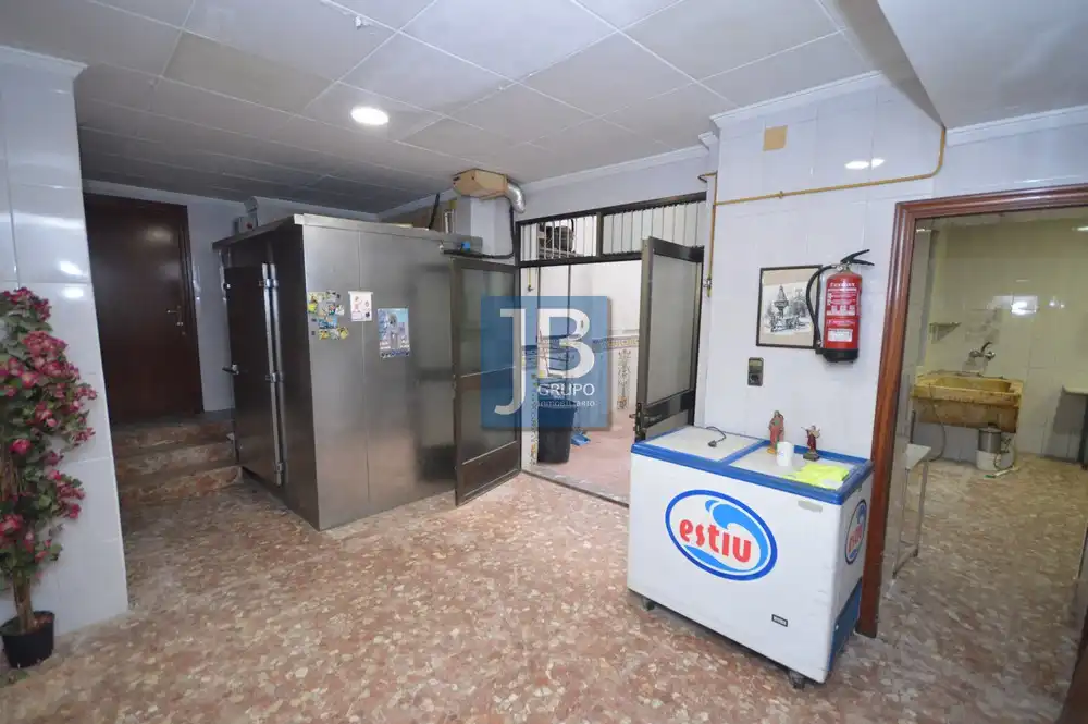Local comercial en venda a Carrer de la Calderería, imagen 11