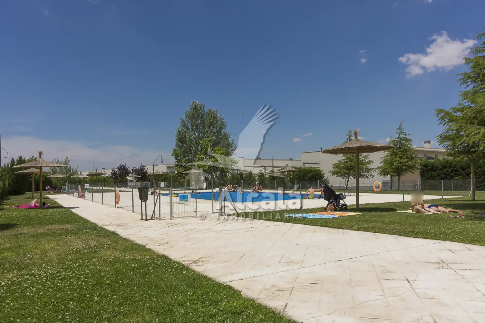 Swimming pool of Flat for sale in Loeches  with Air Conditioner, Heating and Private garden
