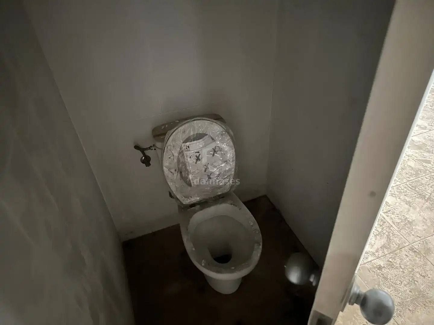 Baño de Local en venta en Abrera