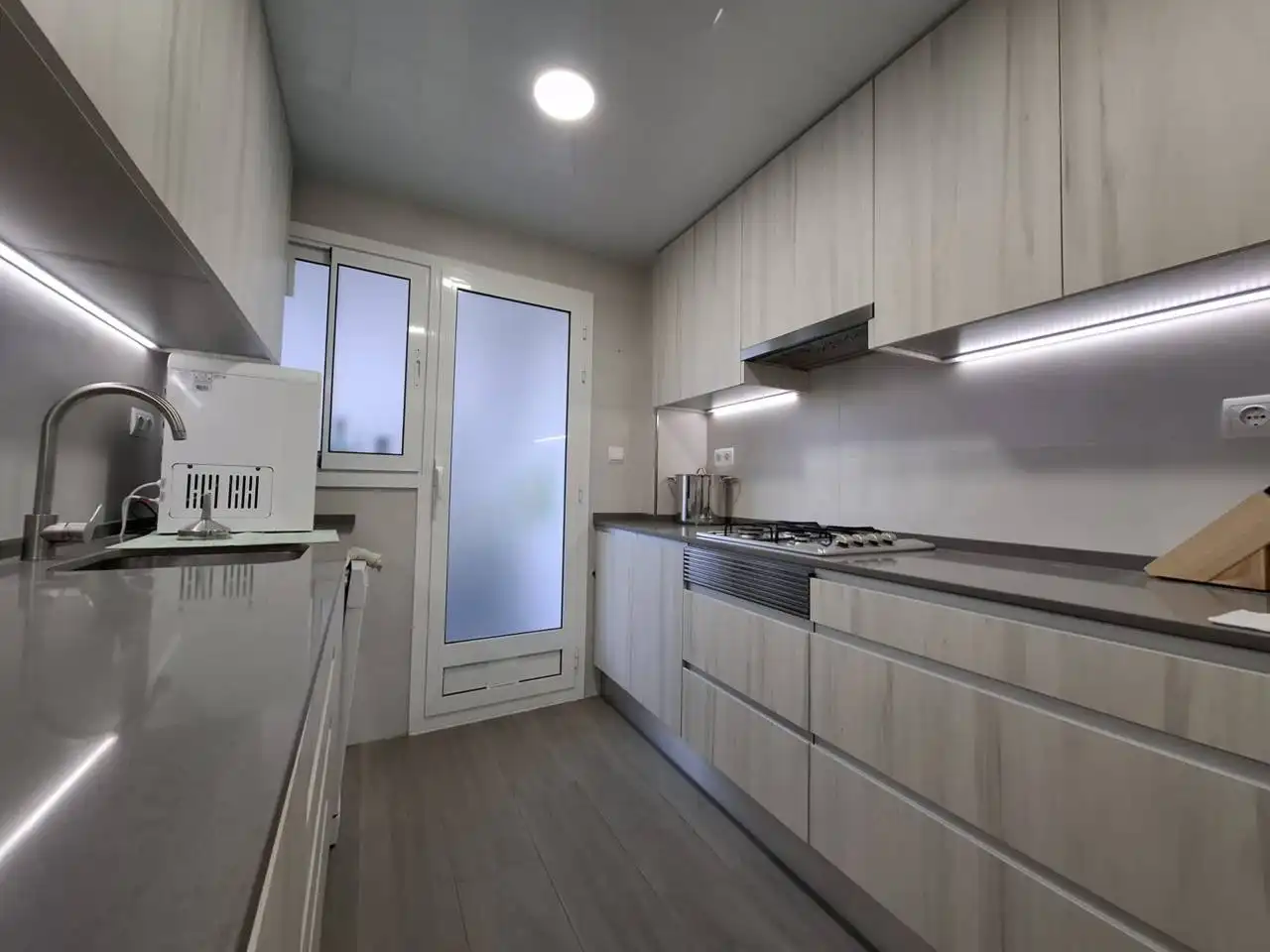 Küche von Wohnung zum Verkauf in Rubí mit Klimaanlage, Heizung und Balkon