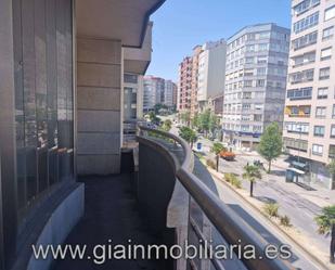 Vista exterior de Apartament en venda en Vigo  amb Terrassa