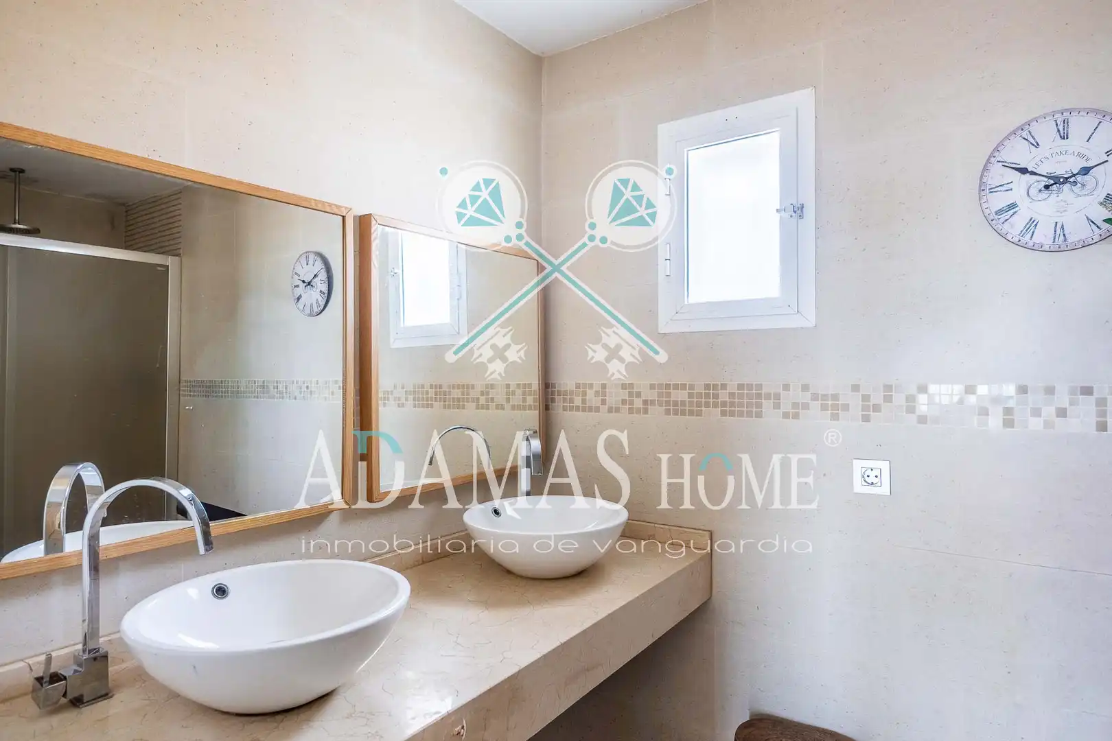 Baño de Casa o chalet en venta en Valencina de la Concepción con Aire acondicionado, Calefacción y Jardín privado