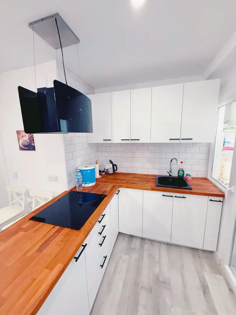 Cuina de Apartament en venda en Torrevieja amb Aire condicionat, Terrassa i Moblat