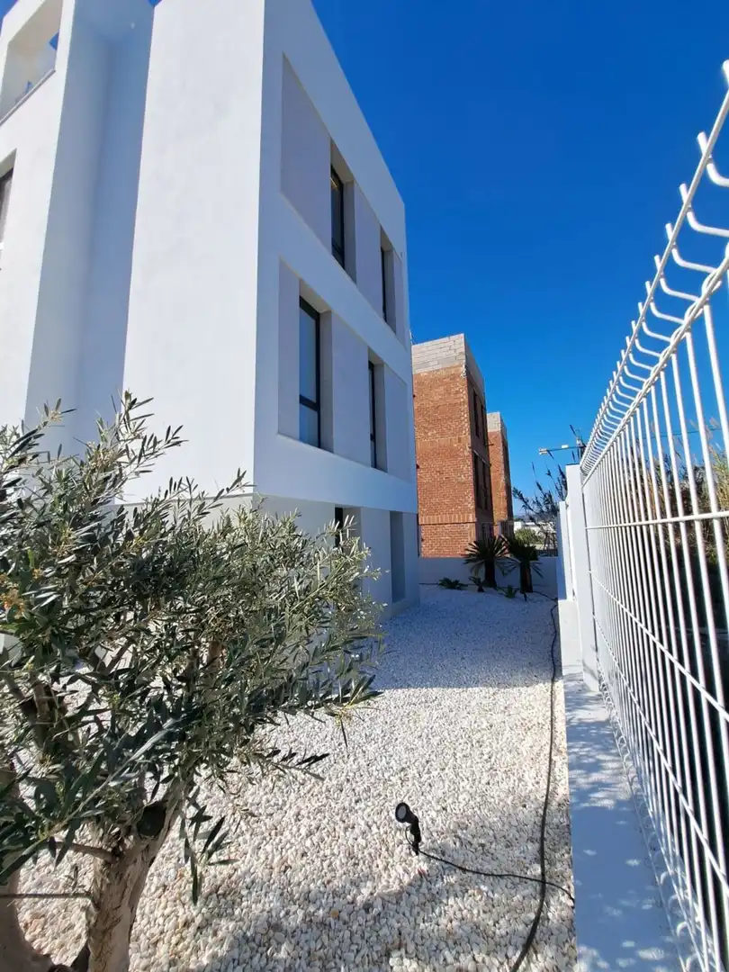 Außenansicht von Haus oder Chalet zum Verkauf in Oliva