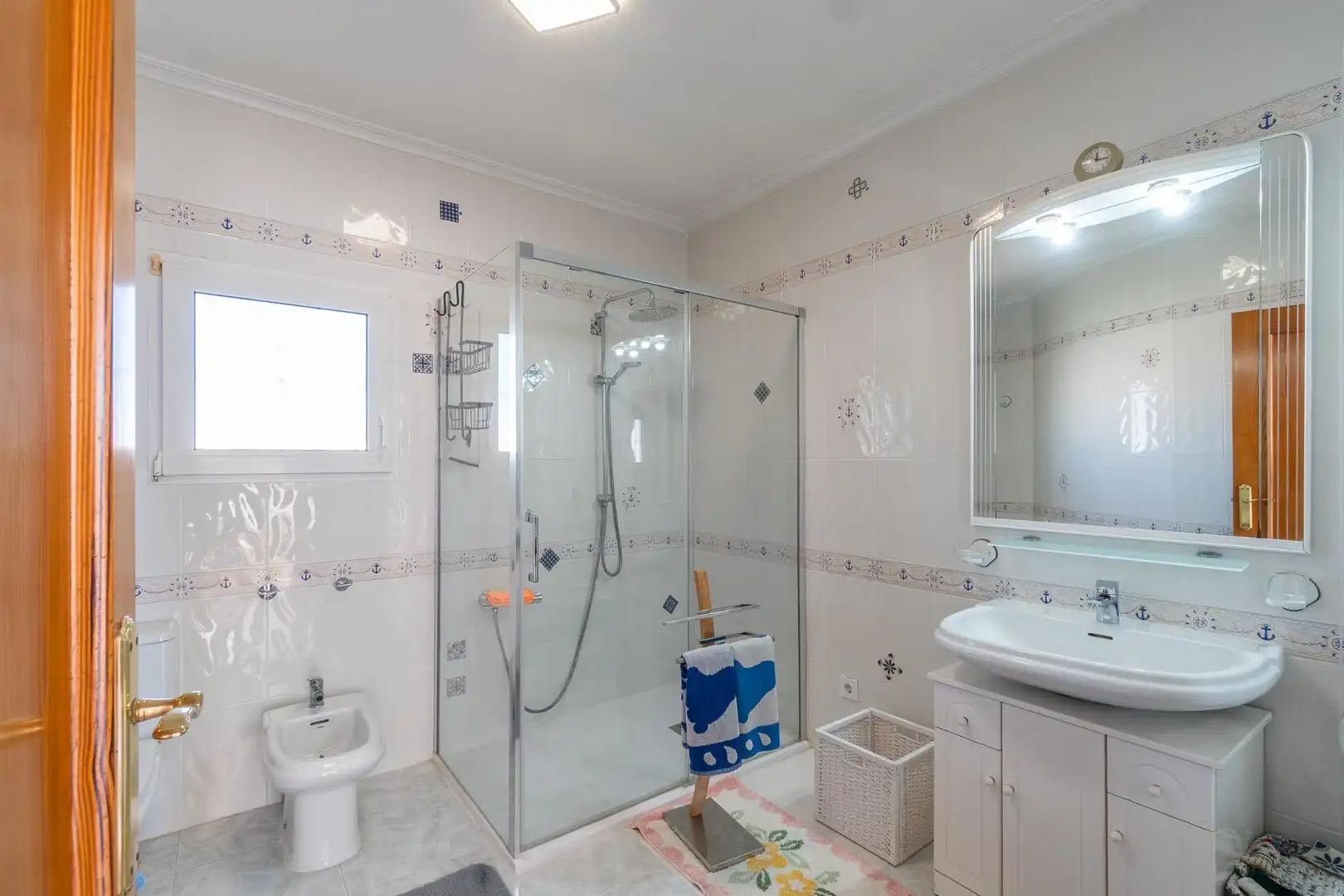 Bany de Casa o xalet en venda en Orihuela amb Aire condicionat, Jardí privat i Terrassa