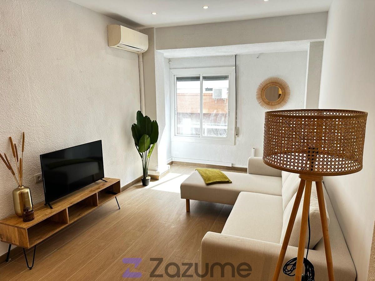 Apartment to rent in Av. de Aguilera, Benalúa