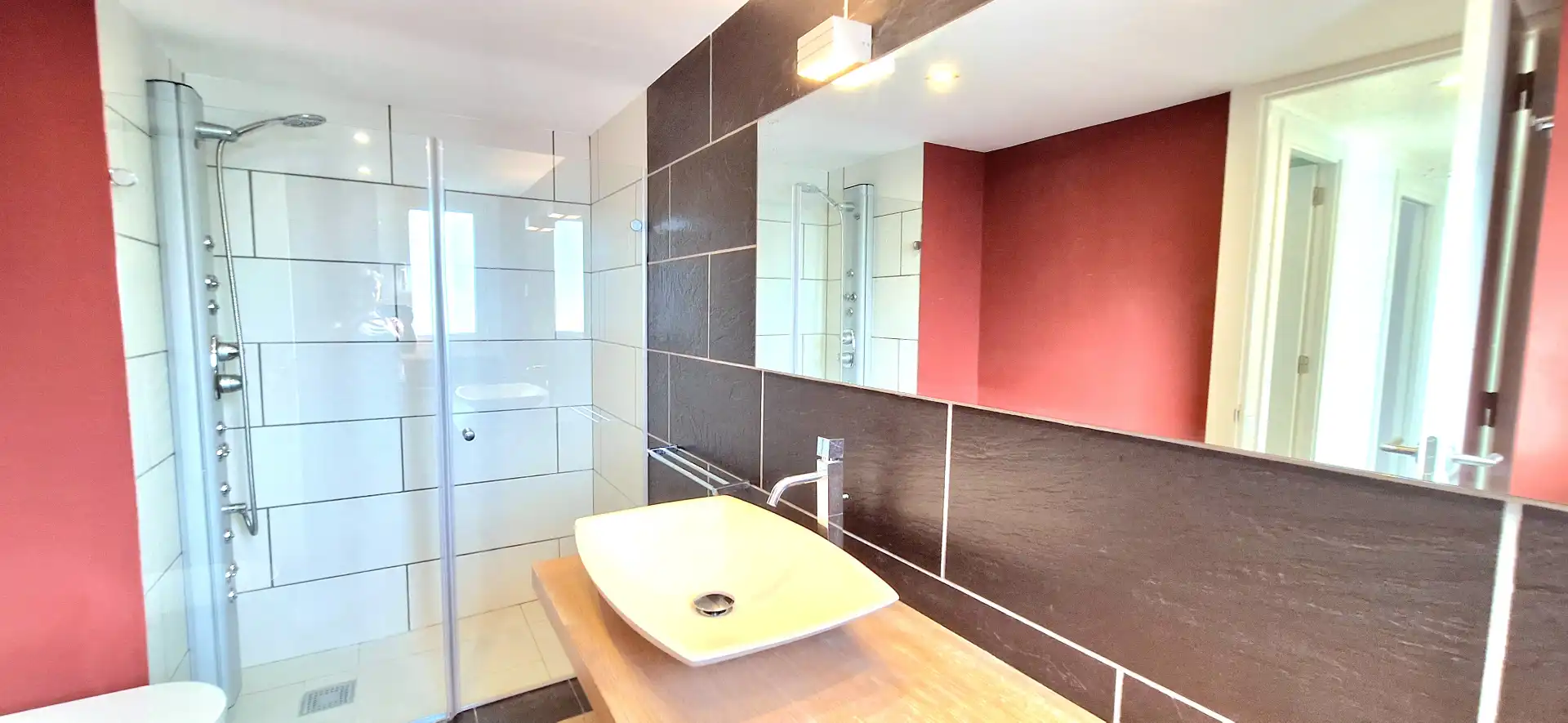 Baño de Piso en venta en Montgat con Calefacción, Parquet y Horno