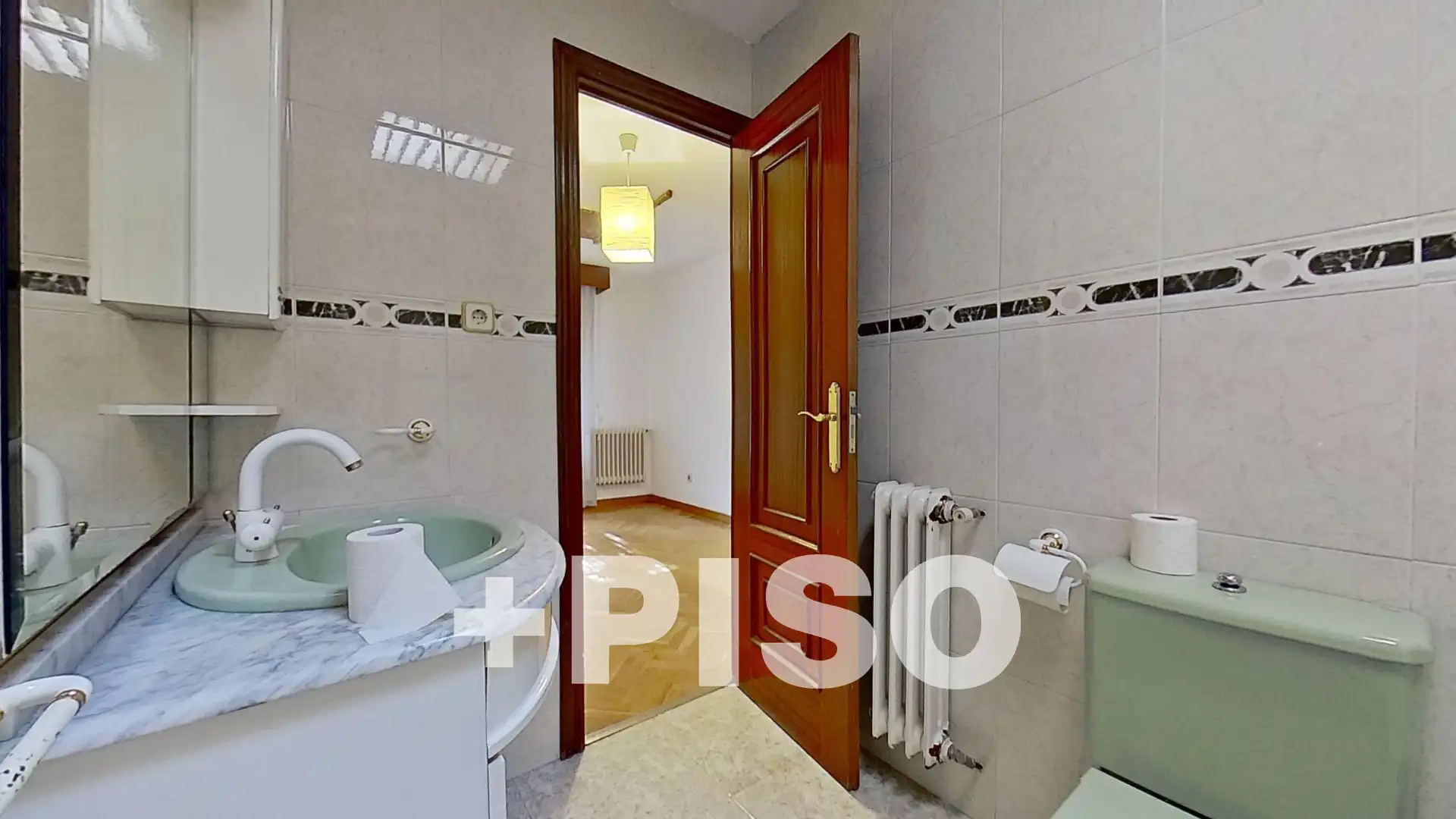 Bany de Casa o xalet en venda en Madrid amb Calefacció, Jardí privat i Terrassa