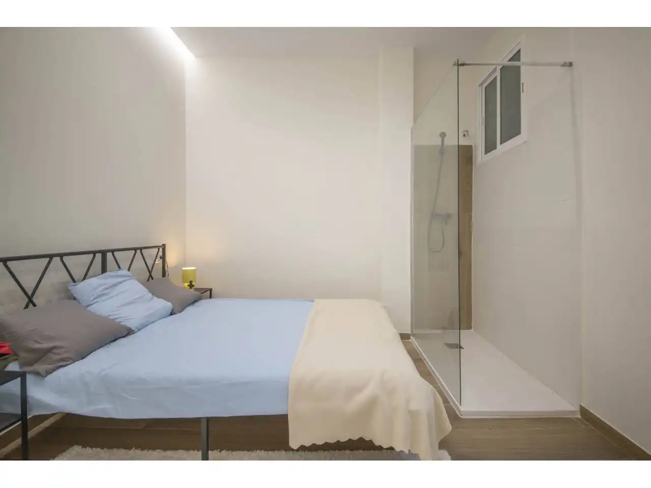 Habitación de Piso en venta en Barcelona con Aire acondicionado, Amueblado y Alarma