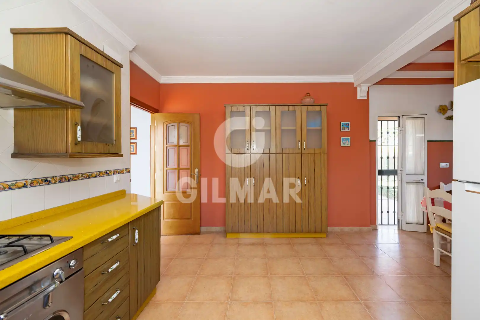 Cuina de Casa o xalet de lloguer en El Puerto de Santa María amb Aire condicionat, Jardí privat i Piscina