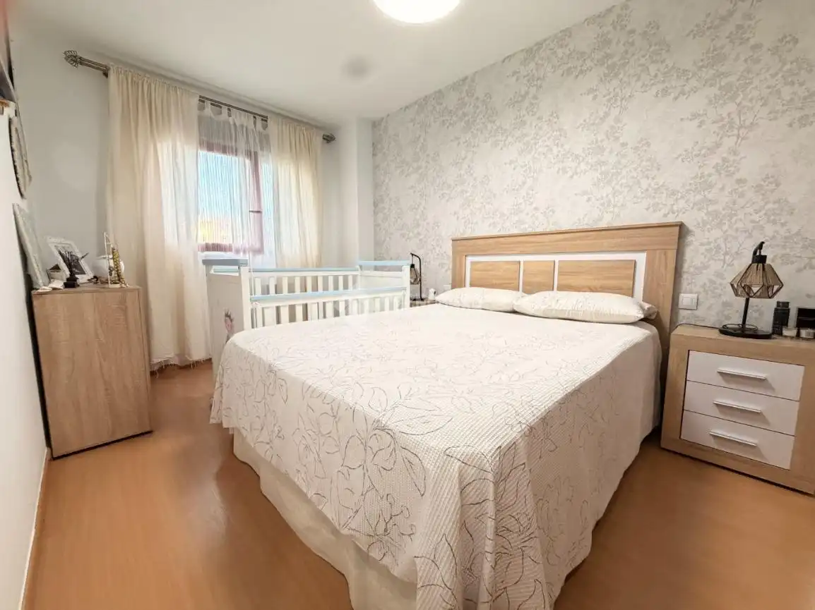 Habitación de Piso en venta en Alcalá de Henares con Calefacción, Terraza y Trastero
