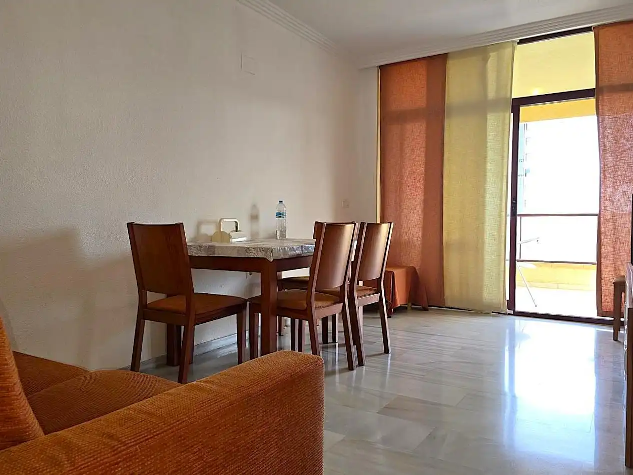 Flat for rent in Calle Presidente Adolfo Suárez, Via Parque