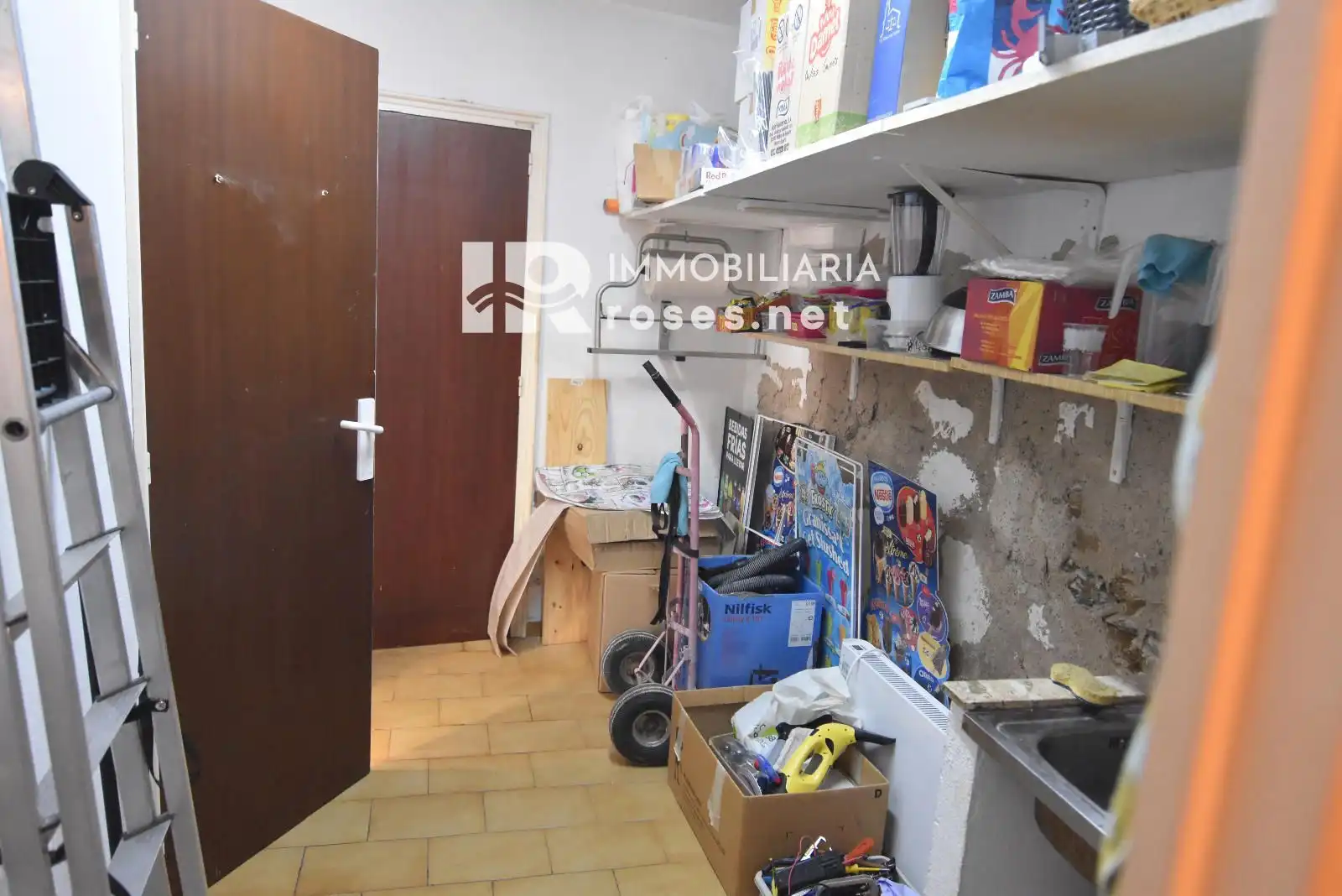 Local en traspaso en Roses con Amueblado