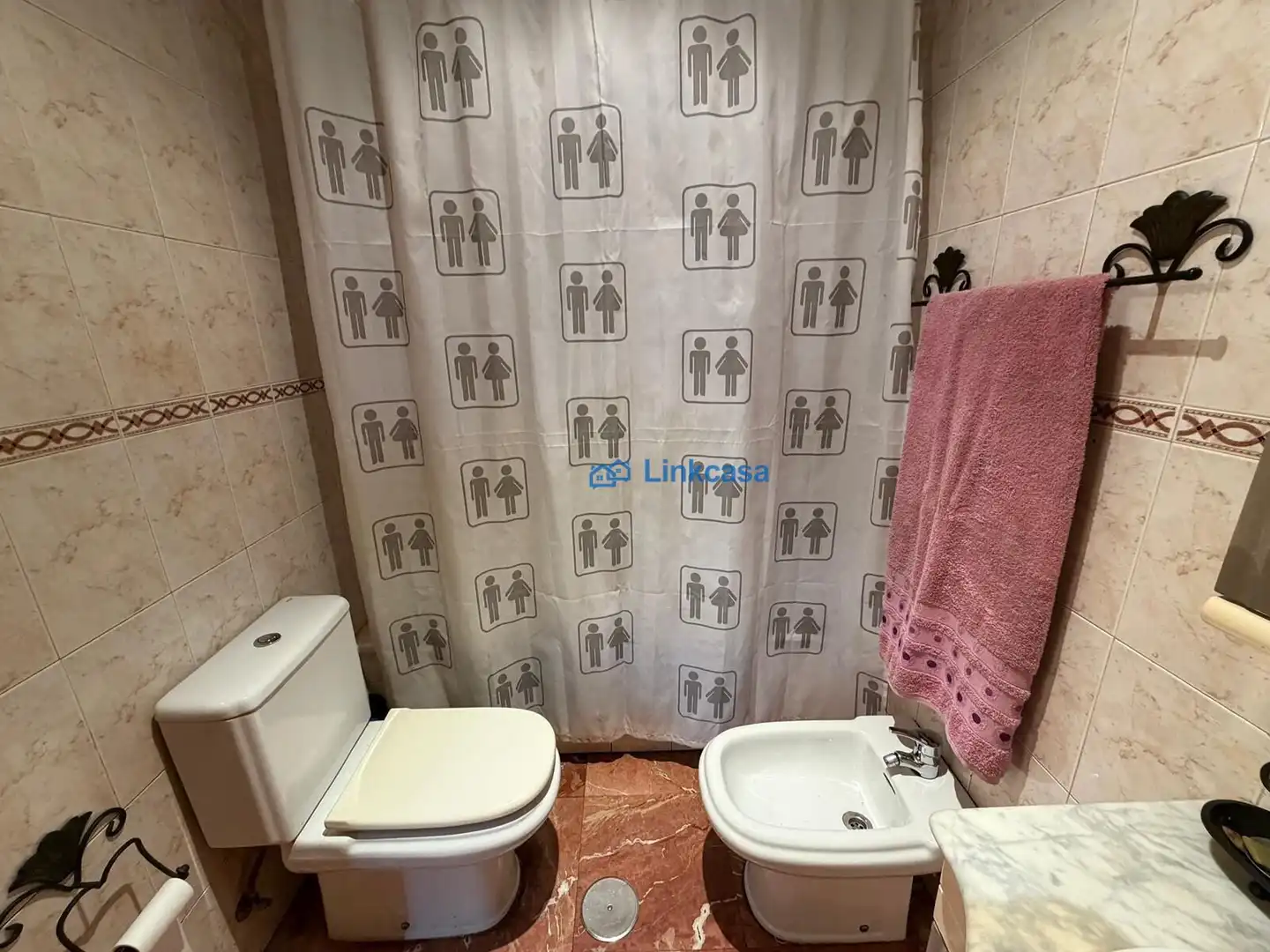 Baño de Casa adosada en venta en Velilla de San Antonio con Aire acondicionado, Calefacción y Jardín privado