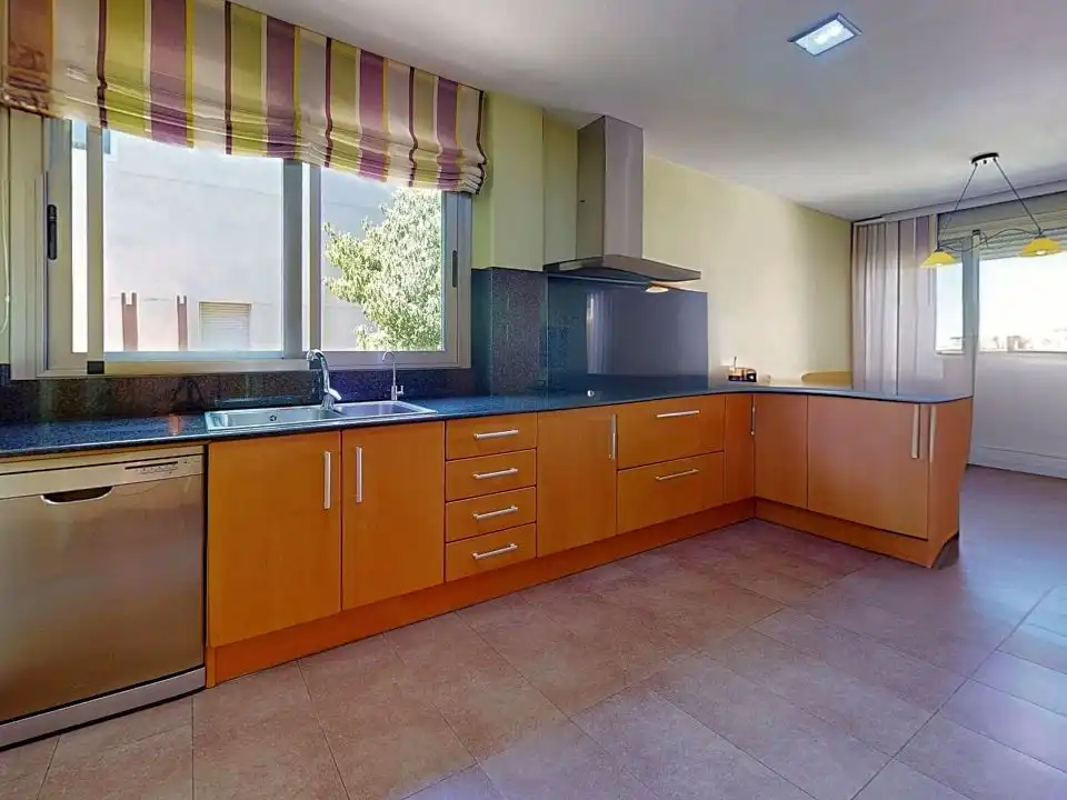 Cuina de Casa o xalet en venda en El Papiol amb Aire condicionat, Terrassa i Balcó
