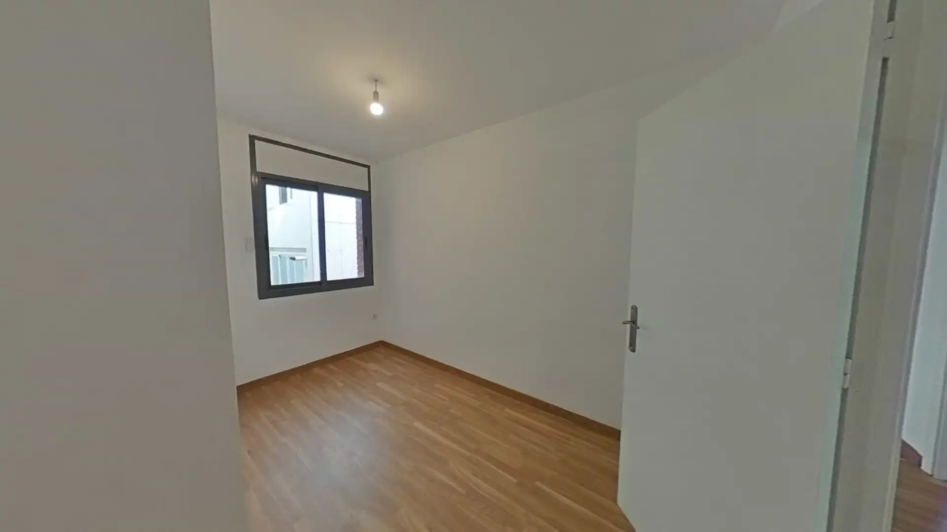 Schlafzimmer von Maisonette zum Verkauf in Cornellà de Llobregat