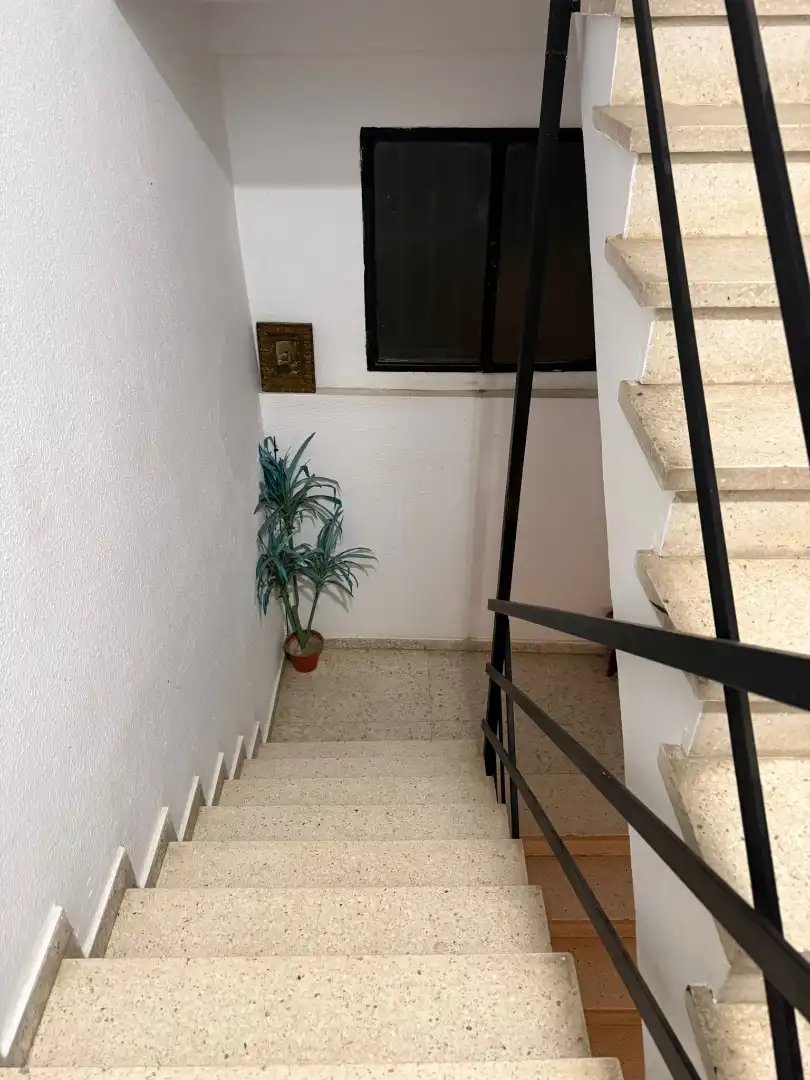 Wohnung zum Verkauf in Sevilla mit Klimaanlage, Terrasse und Möbliert