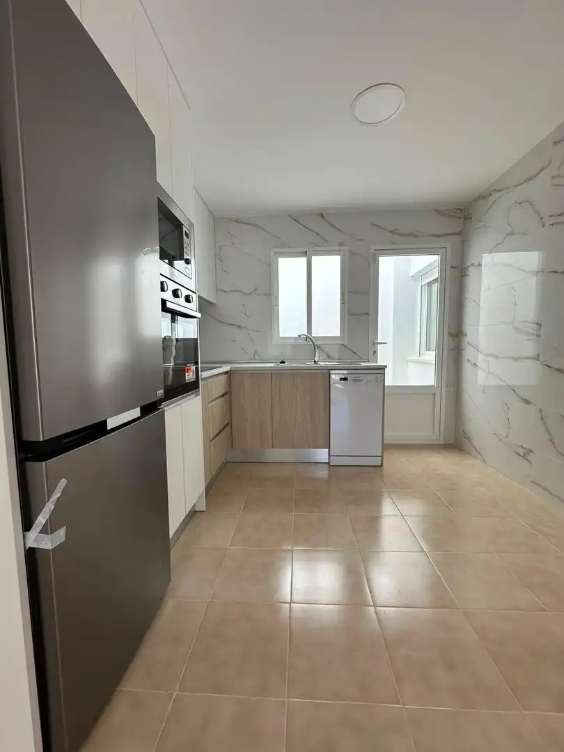 Cocina de Casa adosada en venta en Torrevieja con Jardín privado, Terraza y Horno