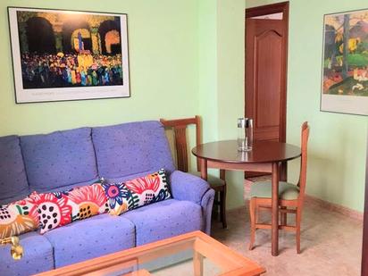 Living room of Flat to rent in  Zaragoza Capital  with Heating, Furnished and Oven