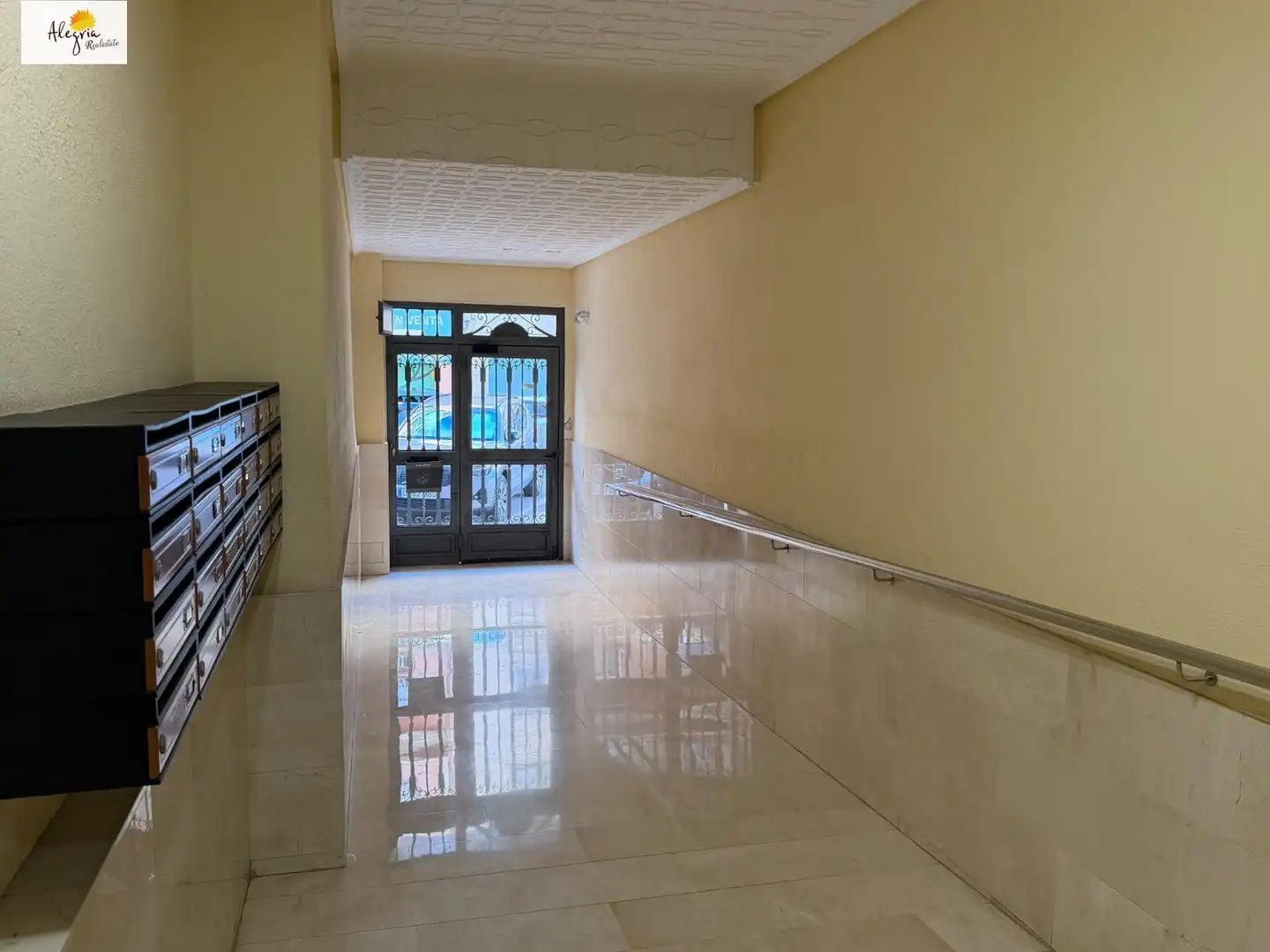Apartament de lloguer a DEMOCRACIA, Nou Moles