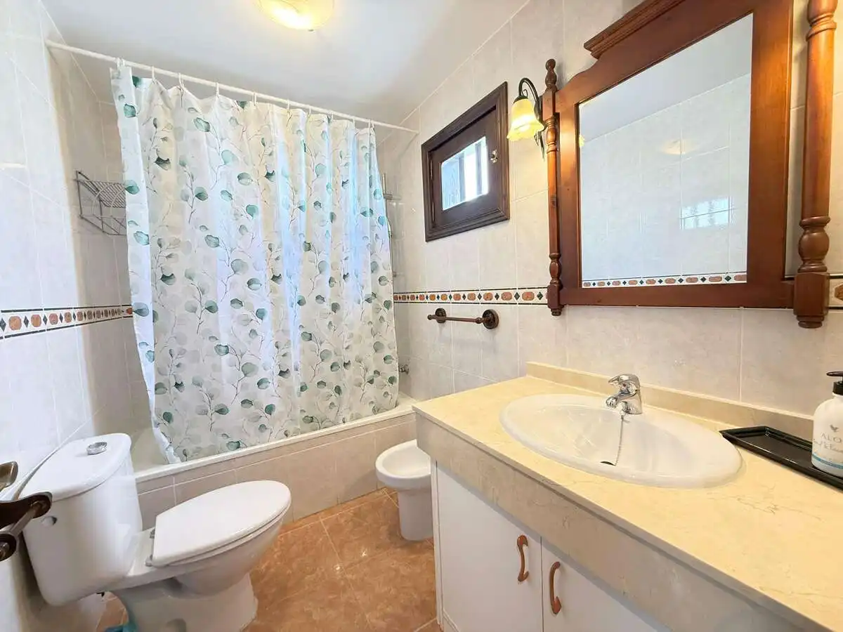 Bany de Casa o xalet en venda en Teguise amb Jardí privat, Terrassa i Moblat