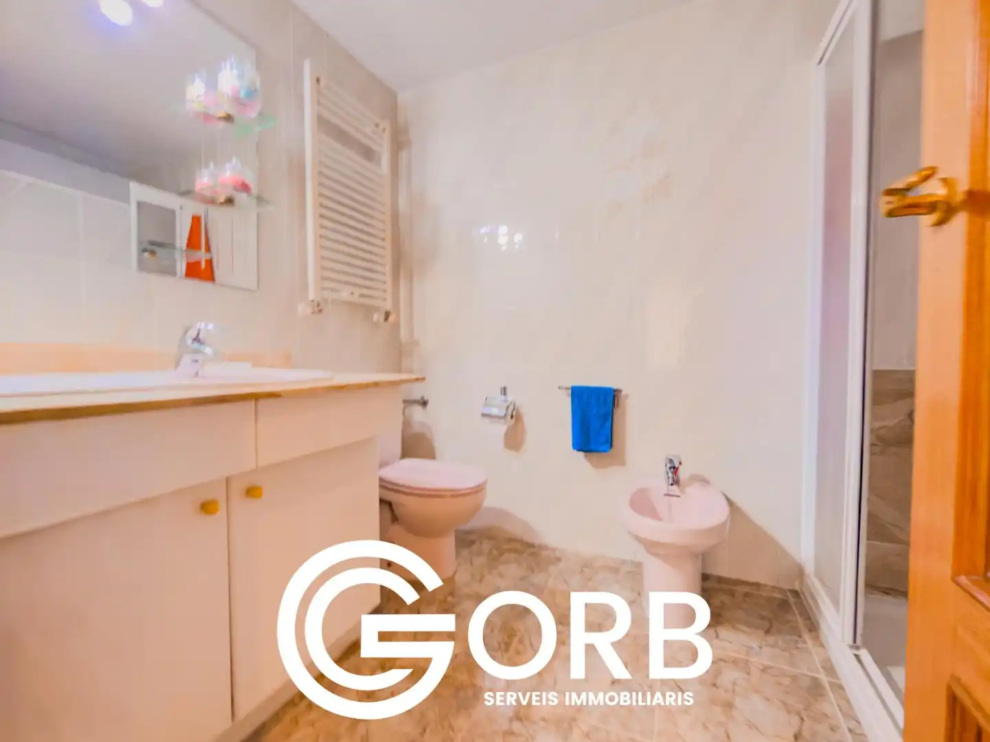 Badezimmer von Wohnung zum Verkauf in Mataró mit Klimaanlage, Heizung und Terrasse