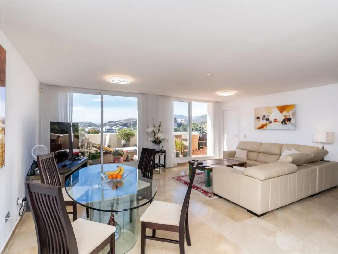 Living room of Flat for sale in Benahavís  with Air Conditioner, Terrace and Swimming Pool