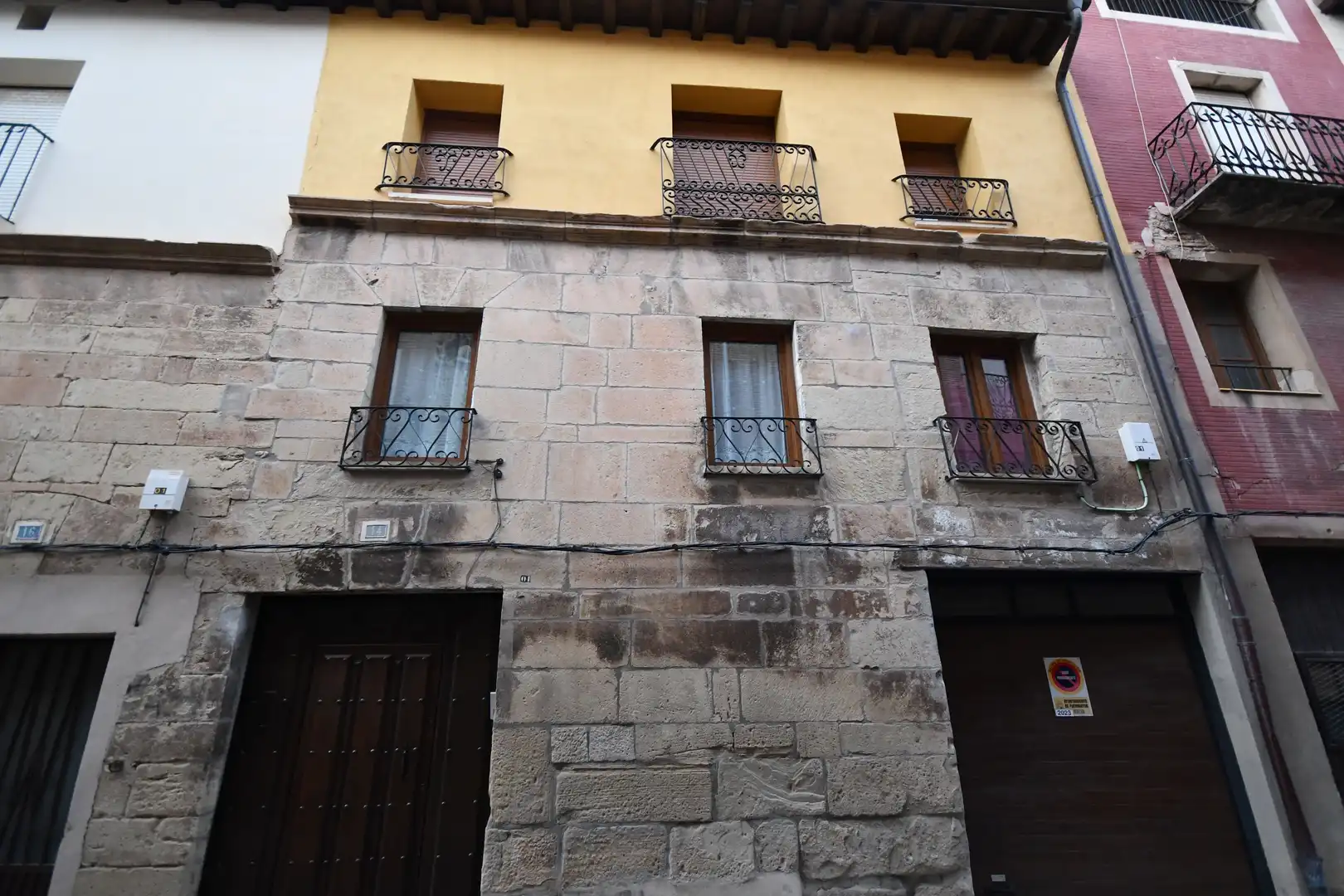 Vista exterior de Finca rústica en venda en Fuenmayor amb Calefacció, Parquet i Terrassa