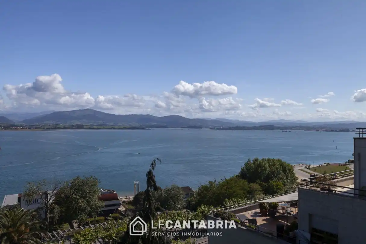 Vista exterior de Dúplex en venta en Santander con Calefacción y Terraza