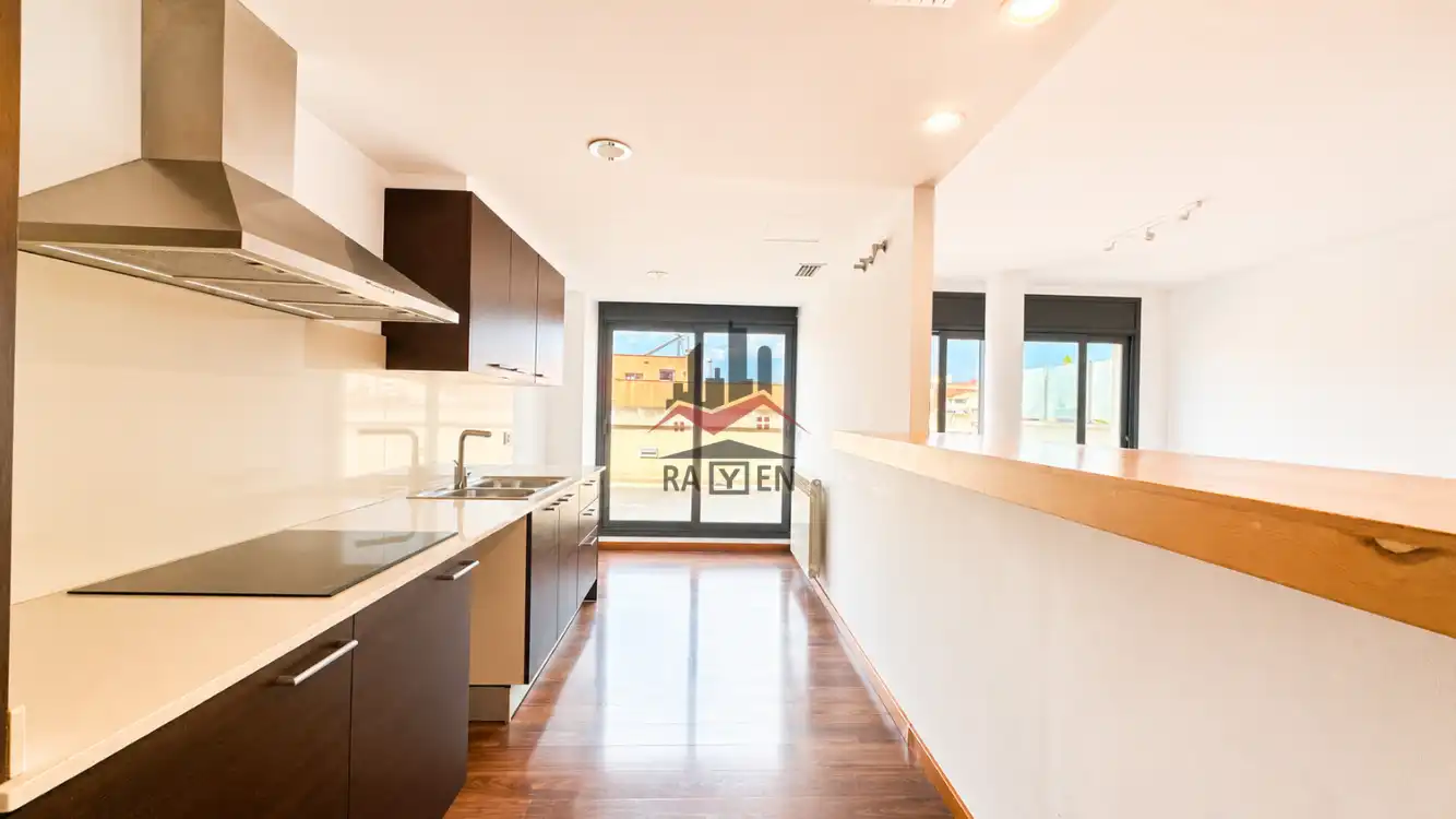 Duplex con ascensore in affitto a Centre, imagen 6
