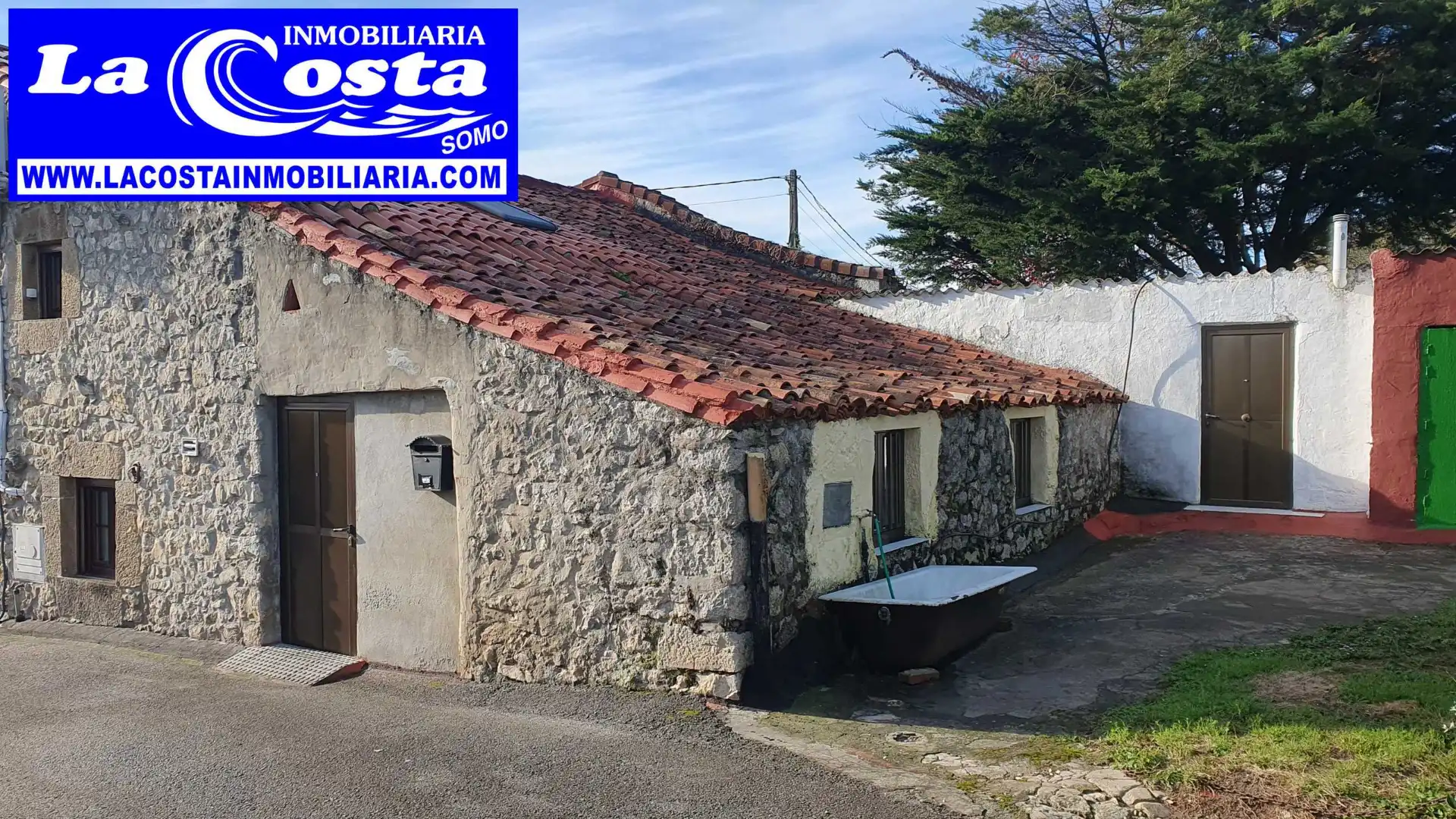 Exterior view of Detached homes for sale in Ribamontán al Mar  with Private garden