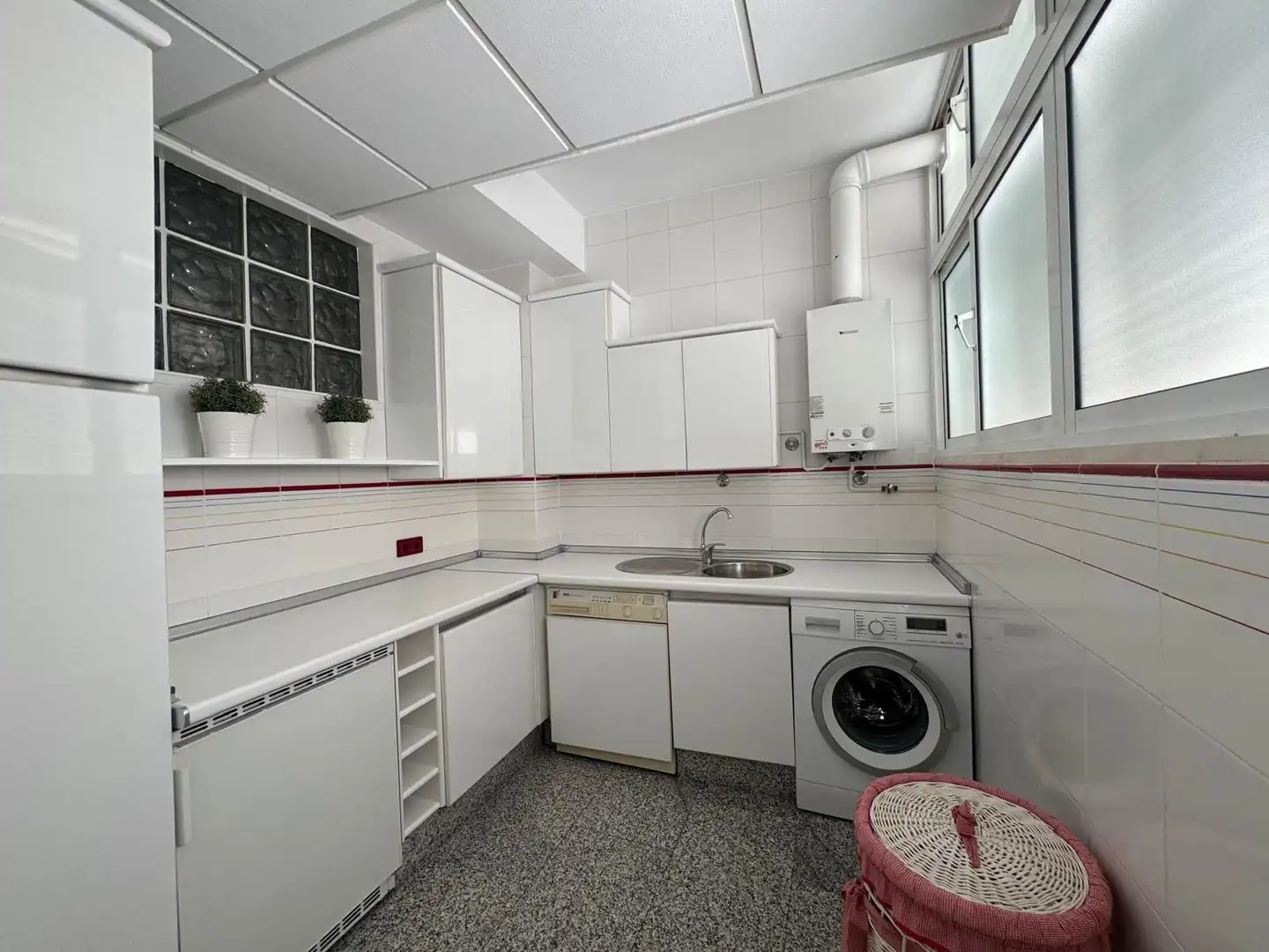 Kitchen of Flat for sale in Jerez de la Frontera  with Air Conditioner, Private garden and Terrace