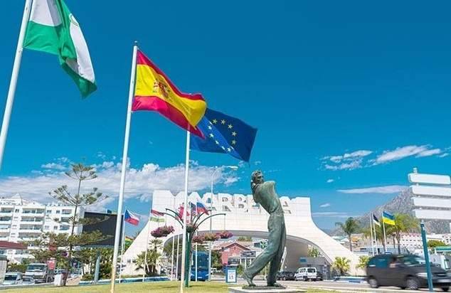 Nave industrial en Alquiler en Calle Platino en Los Jardines de Marbella - La Ermita