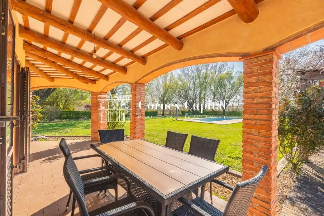 Terrassa de Finca rústica en venda en Torroella de Montgrí amb Aire condicionat, Calefacció i Jardí privat