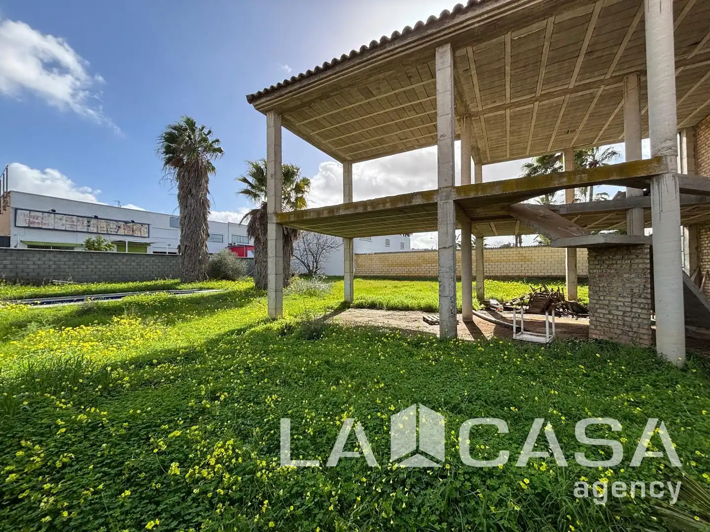Casa adosada en venta en Montequinto