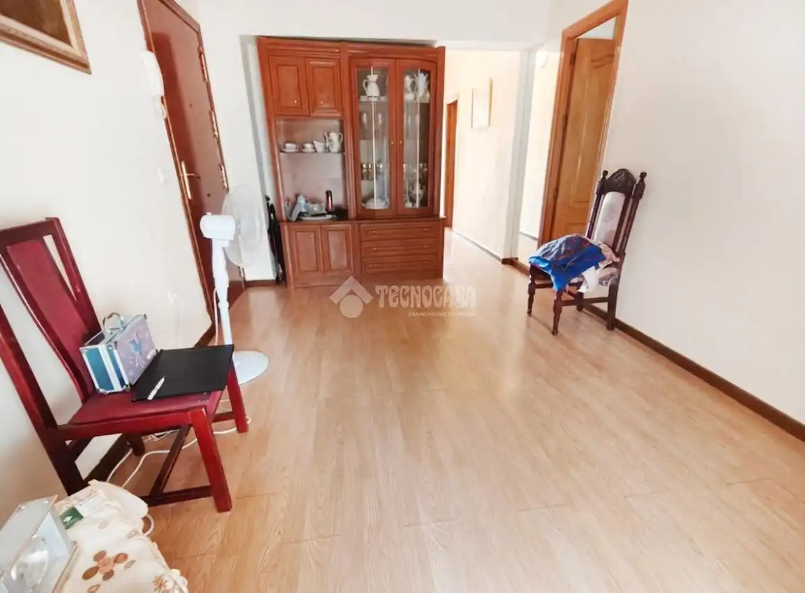 Sala d'estar de Pis en venda en Madrid amb Terrassa i Balcó