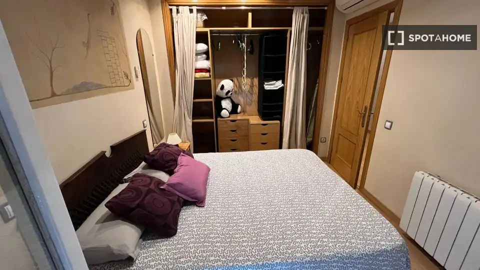 Dormitori de Apartament per a compartir en Madrid amb Aire condicionat, Calefacció i Terrassa
